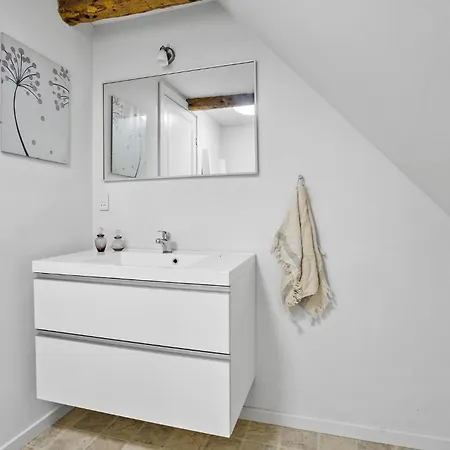 4 Bedroom Gorgeous In Semesterbostad *