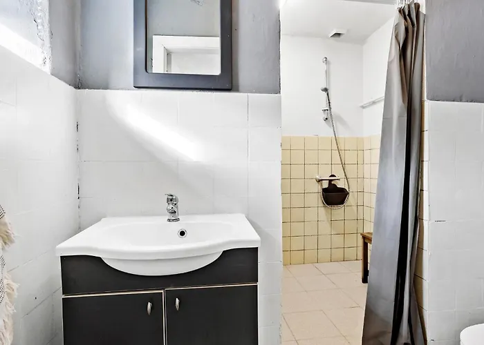 4 Bedroom Gorgeous In Casa de Férias *